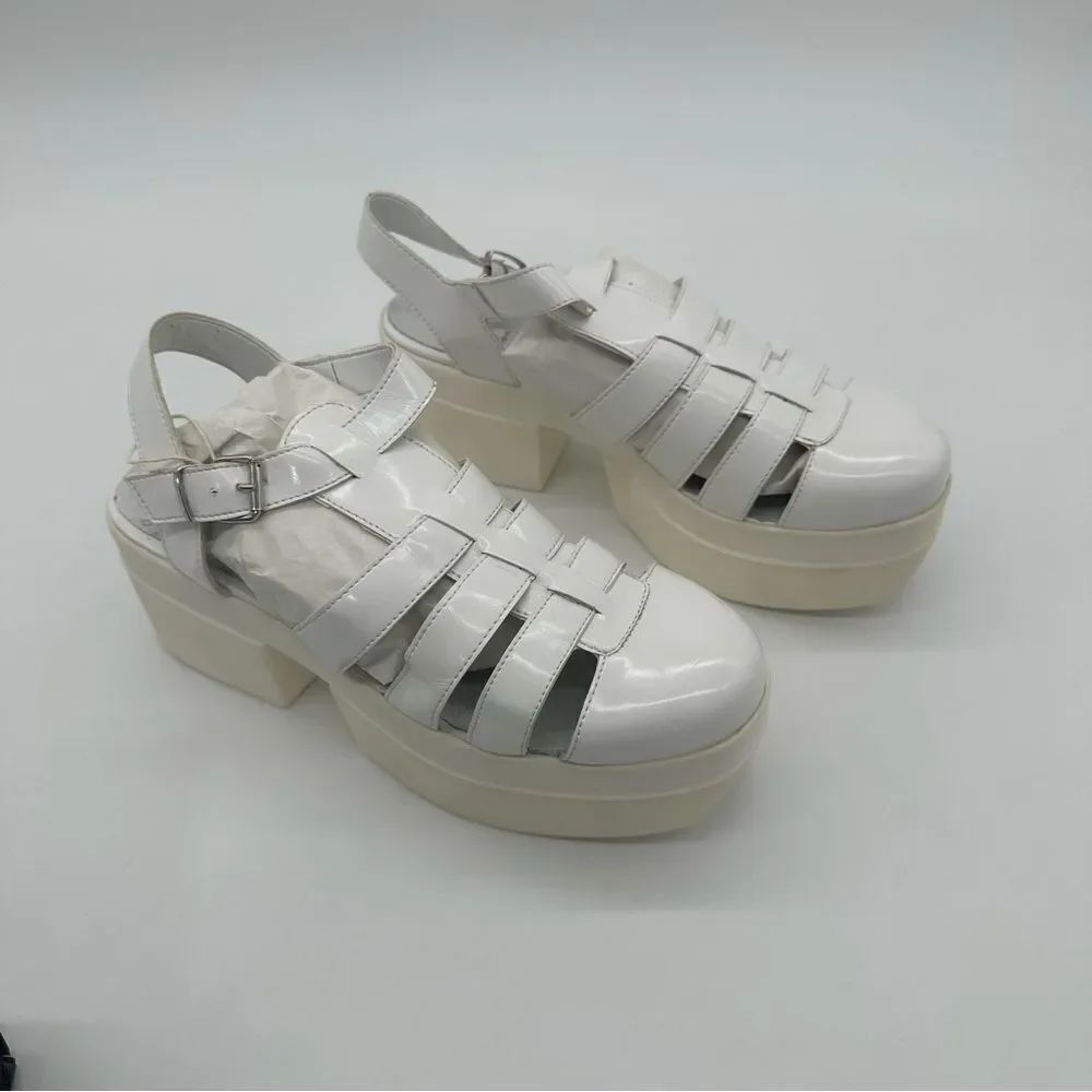 NEW Cult sandals